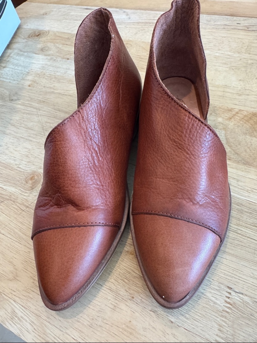 Free People Women's Tan-Brown Leather Slip-On Flats size 5.5